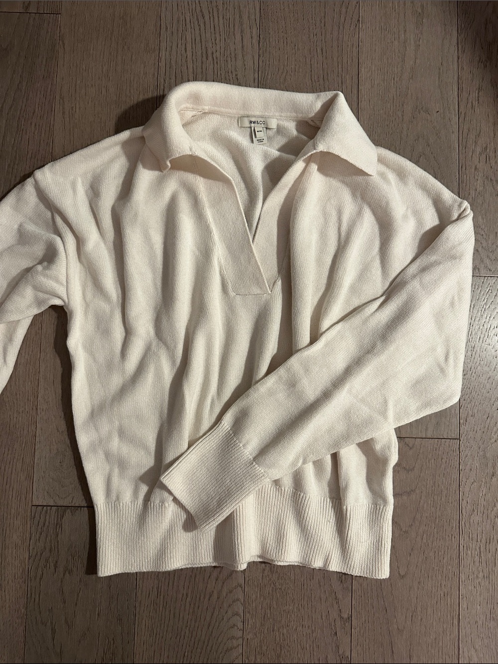RW&CO. Cream V-Neck Collared Knit Sweater